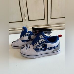 New Heelys Pro 20 Star Wars kid's shoes Youth Size 1 R2D2 Lace up tennis shoes